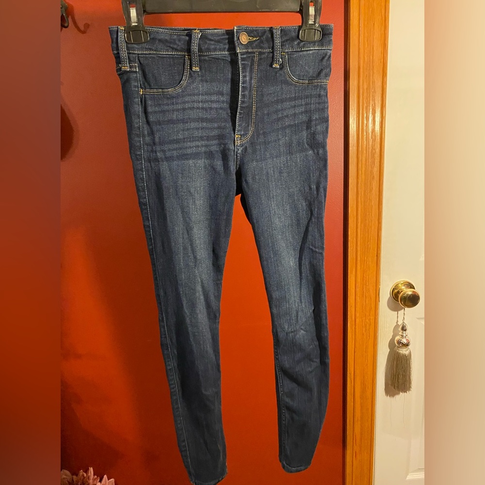 Hollister skinny cropped jeans. Size 5S. Lightly worn